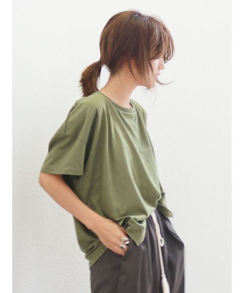 Ungrid(アングリッド)の「デザインショートTee(Tシャツ/カットソー・レディース・ブラック/オフホワイト/カーキ・FREE)」の1枚目の写真