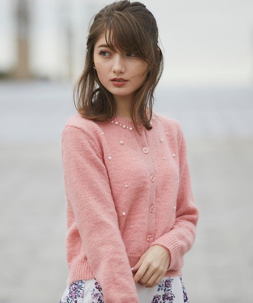 tocco closet(トッコ クローゼット)の「パール装飾カーディガン(カーディガン)」|コーラルピンク
