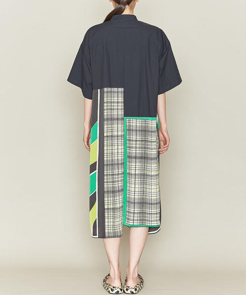 ASTRAET（アストラット）の「ASTRAET（アストラット）プリントコンビ スタンドカラー ワンピース（シャツワンピース・レディース・ブラック/ネイビー・FREE）」の14枚目の写真