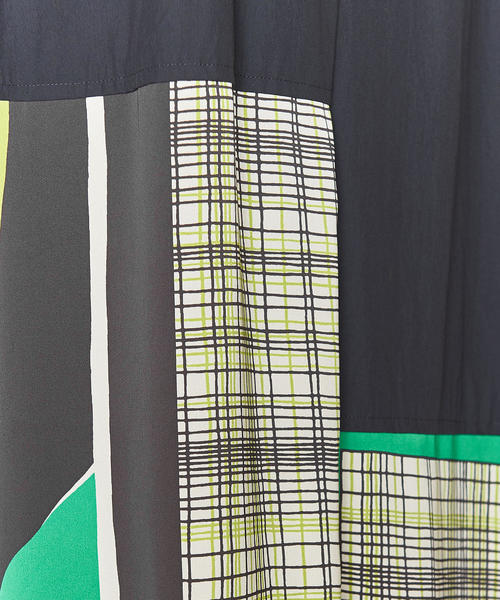 ASTRAET（アストラット）の「ASTRAET（アストラット）プリントコンビ スタンドカラー ワンピース（シャツワンピース・レディース・ブラック/ネイビー・FREE）」の6枚目の写真