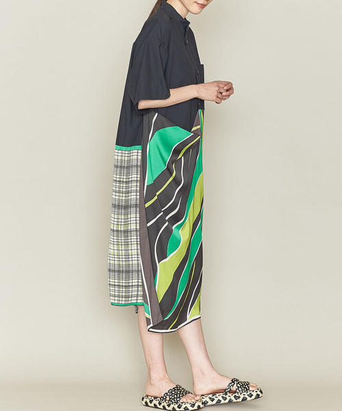 ASTRAET（アストラット）の「ASTRAET（アストラット）プリントコンビ スタンドカラー ワンピース（シャツワンピース・レディース・ブラック/ネイビー・FREE）」の3枚目の写真