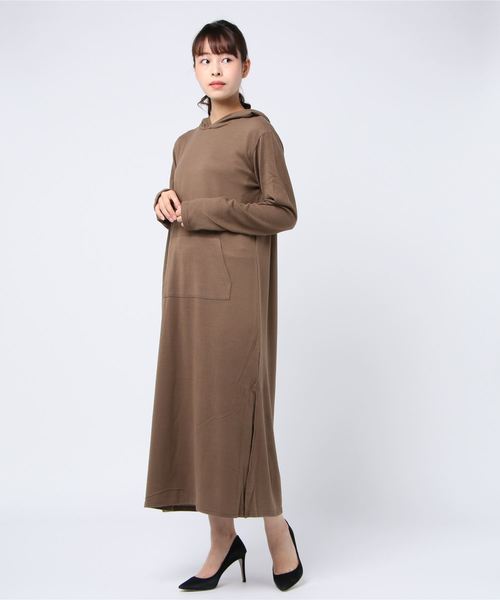 STYLEBLOCK（スタイルブロック）の「起毛天竺サイドスリットパーカーマキシワンピース（ワンピース・レディース・ベージュ/モカ/パープル/ブラック・M）」の7枚目の写真