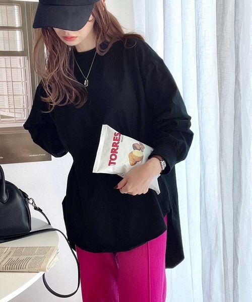 classicalelf（クラシカルエルフ）の「後ろ姿が印象的。バックヘンリーネックオーバーサイズカットソー(長袖)（Tシャツ/カットソー・レディース・ホワイト/ブラック/ベージュ/ブラウン/グレイッシュブルー/モスグリーン/その他/グレイッシュベージュ・MEDIUM/LARGE/X-LARGE/XX-LARGE）」の10枚目の写真