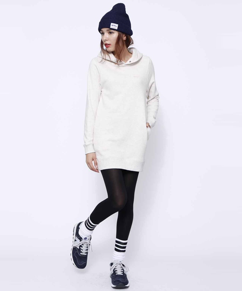 MILKFED.（ミルクフェド）の「ICING P/O HOODIE SWEAT DRESS　（スウェットワンピース/長袖/プルオーバー/無地）（ワンピース・レディース・ホワイト/ブラック/ネイビー・SMALL/MEDIUM）」の2枚目の写真