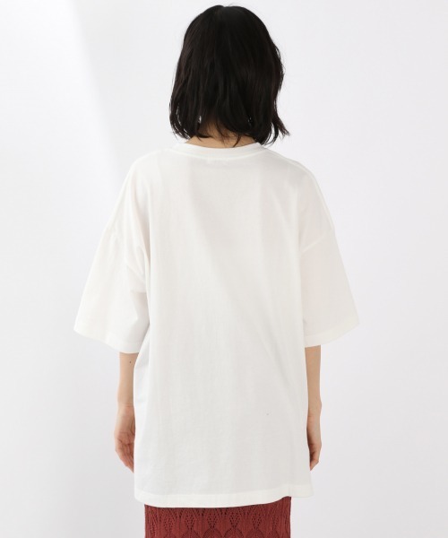 LOWRYS FARM（ローリーズファーム）の「ＢＩＧチュニックＴＥＥ　878545（Tシャツ/カットソー・レディース・チャコールグレー/ブラック/ベージュ/オフホワイト/ブルー・FREE）」の12枚目の写真