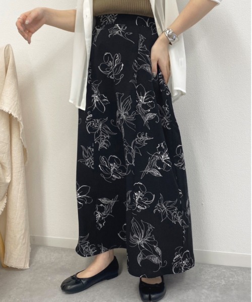 apres jour mignon(アプレジュールミニョン)の「線画マーメイドラインスカート【ZOZOTOWN限定アイテム】(スカート・レディース・ブラック/オフホワイト/ミント/ライトベージュ・フリー)」の13枚目の写真