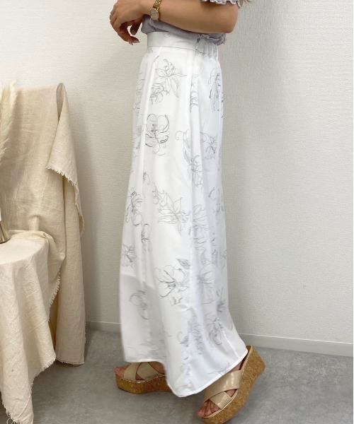 apres jour mignon(アプレジュールミニョン)の「線画マーメイドラインスカート【ZOZOTOWN限定アイテム】(スカート・レディース・ブラック/オフホワイト/ミント/ライトベージュ・フリー)」の7枚目の写真