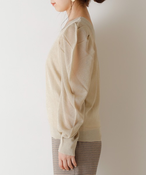 Chico（チコ）の「ラメシアーパワショルニット/シアーニット（ニット/セーター・レディース・ブラック/ブラウン/ライトベージュ/ピンクベージュ・FREE）」の5枚目の写真