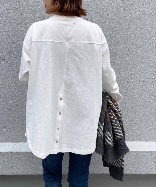 PICCIN(ピッチン)の「ヘビーウェイトバックスリットロンT(Tシャツ/カットソー・レディース・グレイッシュベージュ/オフホワイト/パープル/ブラック・M)」の2枚目の写真