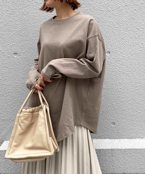 PICCIN(ピッチン)の「ヘビーウェイトバックスリットロンT(Tシャツ/カットソー・レディース・グレイッシュベージュ/オフホワイト/パープル/ブラック・M)」の4枚目の写真