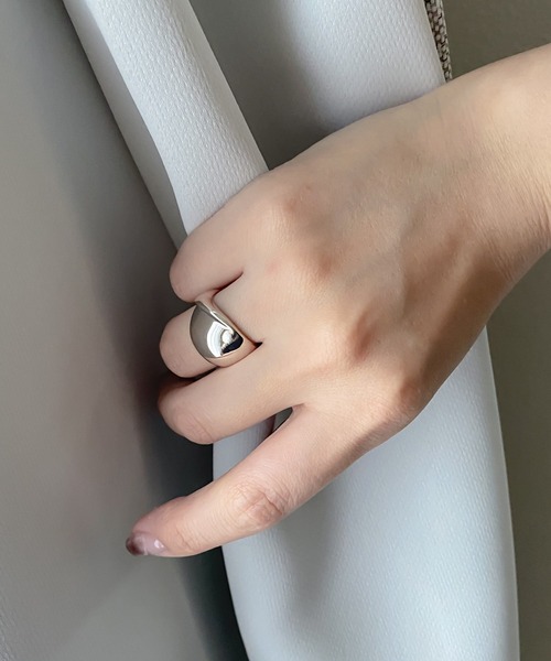 Blanche(ブランシュ)の「Blanche ブランシュ カーブデザインリング Tierra(ティエラ)(リング・レディース・シルバー/ゴールド・#13/#11)」の1枚目の写真