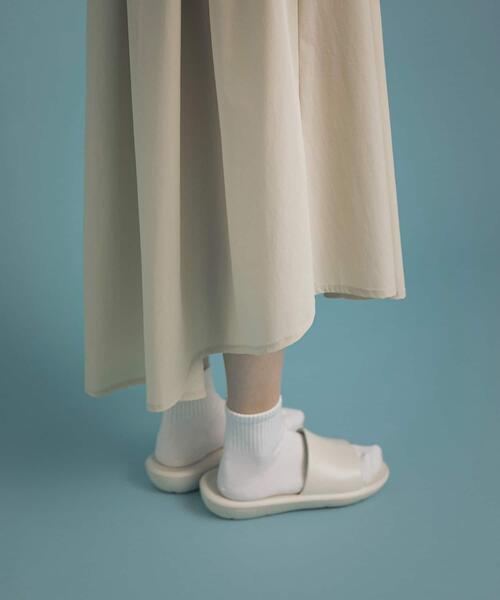 SENSE OF PLACE by URBAN RESEARCH（センスオブプレイスバイアーバンリサーチ）の「TAW&TOE　ZEROVITY SLIDE（サンダル・レディース・ホワイト/ネイビー・SMALL/MEDIUM）」の4枚目の写真