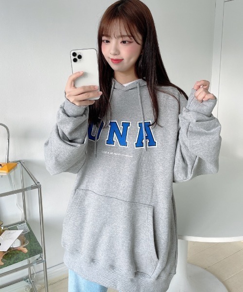 ONA（オーエヌエー）の「『ONA/オーエヌエー』2ND ONA LOGO PRINTING HOODIE/ユニセックス ロゴプリント フーディー（パーカー・メンズ・ブラック/グレー/アイボリー・FREE）」の9枚目の写真