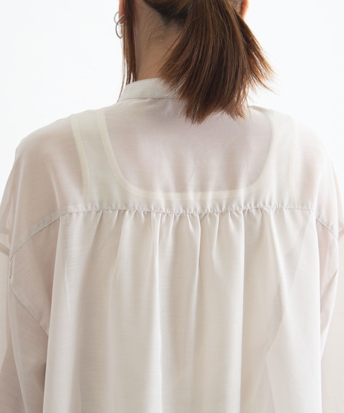 bohmal（ボマール）の「エステルシアーバンドカラーシャツ（シャツ/ブラウス・レディース・ベージュ/ブラック/グリーン/モカ/オフホワイト/サックスブルー・MEDIUM）」の16枚目の写真