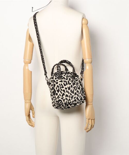 mystic(ミスティック)の「BINDU ChenilleJacquard MiniShoulderPochette(トートバッグ・レディース・キャメル/ベージュ・ONE SIZE)」の5枚目の写真