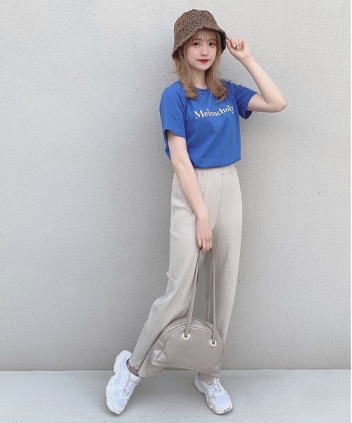 EPIMI E'PIMMY（エピミエピミー）の「アソートカラフルTシャツ（Tシャツ/カットソー・レディース・ブラック/オフホワイト/ブルー/クリーム/ラベンダー/ピンクベージュ・MEDIUM）」の14枚目の写真