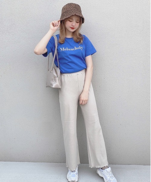 EPIMI E'PIMMY（エピミエピミー）の「アソートカラフルTシャツ（Tシャツ/カットソー・レディース・ブラック/オフホワイト/ブルー/クリーム/ラベンダー/ピンクベージュ・MEDIUM）」の15枚目の写真