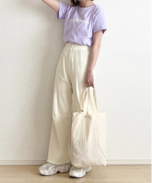 EPIMI E'PIMMY（エピミエピミー）の「アソートカラフルTシャツ（Tシャツ/カットソー・レディース・ブラック/オフホワイト/ブルー/クリーム/ラベンダー/ピンクベージュ・MEDIUM）」の16枚目の写真