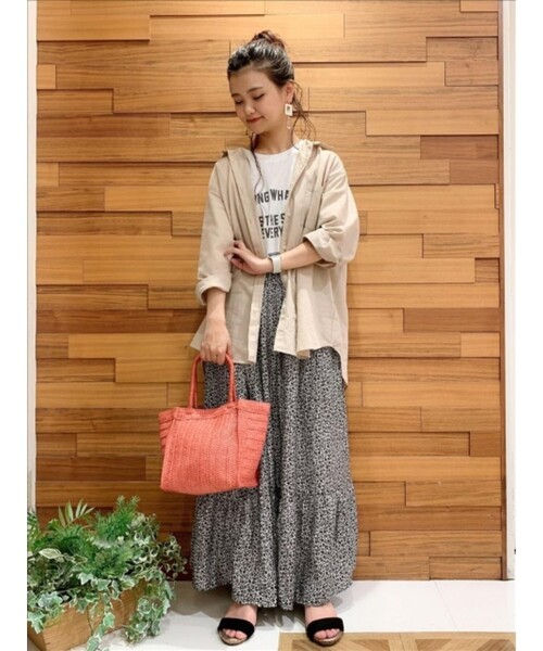 SHOO・LA・RUE(シューラルー)の「◆【S-3L】フレンチリネン前開きシャツ(シャツ/ブラウス・レディース・ホワイト系/ベージュ系1/ベージュ/ネイビー系2/グレー系その他3/ピンク系/ブラック系1/マスタード/ベージュ系2/ライトオレンジ系/オリーブ/グリーン系その他4/ネイビー/ブルー/チャコールグレー・01/02/03/04/05)」の16枚目の写真