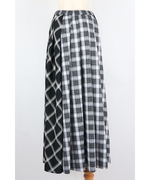 AULA AILA（アウラアイラ）の「サイドプリーツチェックスカート（スカート・レディース・ブラウン/ネイビー/ブラック・0）」の11枚目の写真