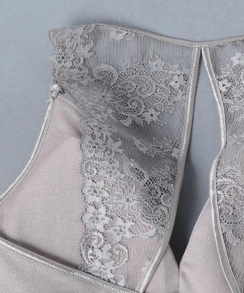 UNITED ARROWS（ユナイテッドアローズ）の「＜AROMATIQUE（アロマティック）＞バックレース ブラレット ■■■（ブラジャー・レディース・ライトグレー/ブラック・LARGE/MEDIUM）」の5枚目の写真