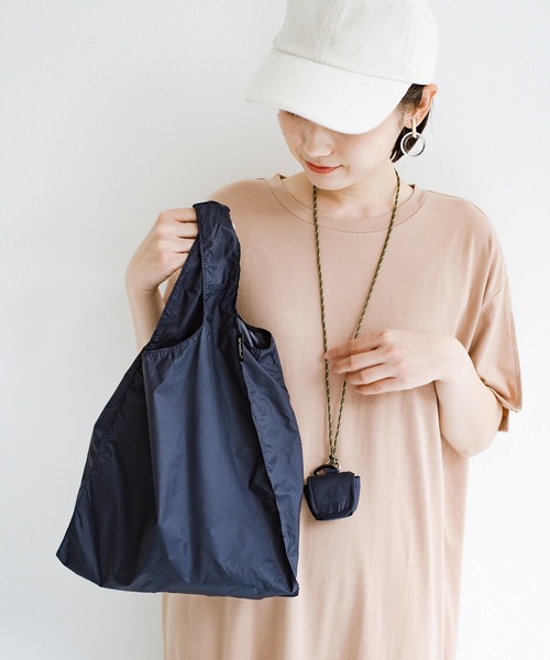 anello（アネロ）の「anello(R) CHICCO　サイズも機能も毎日使いにぴったり！たたまず持ち運べるショッピングバッグ（エコバッグ/サブバッグ・レディース・ネイビー/オリーブ/ラベンダー・ONE SIZE）」の2枚目の写真