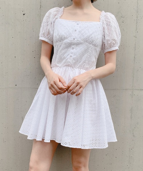 lilLilly（リルリリー）の「コットンレースパフミニドレス