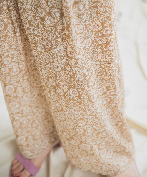 ITEMS URBANRESEARCH（アイテムズ アーバンリサーチ）の「柄プリーツパンツ（その他パンツ・レディース・ベージュ/ベージュ系その他/ブラック・FREE）」の22枚目の写真