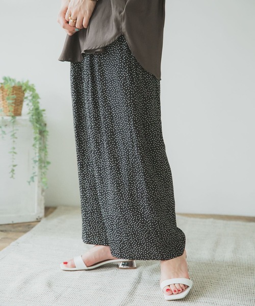 ITEMS URBANRESEARCH（アイテムズ アーバンリサーチ）の「柄プリーツパンツ（その他パンツ・レディース・ベージュ/ベージュ系その他/ブラック・FREE）」の15枚目の写真