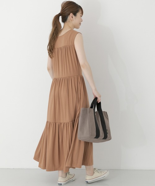 URBAN RESEARCH Sonny Label（アーバンリサーチサニーレーベル）の「ノースリーブティアードカットワンピース（ワンピース・レディース・ブラック/カーキ/モカ・FREE）」の21枚目の写真