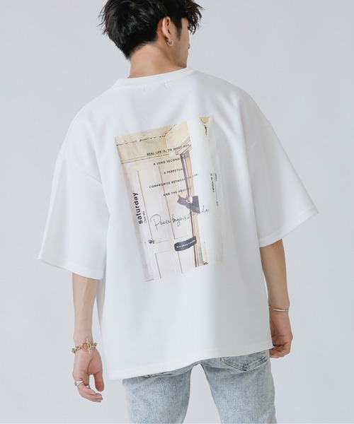 Beno(ビーノ)の「フォトプリントデザイン ワイドシルエット ジャージTシャツ(Tシャツ/カットソー・メンズ・オフホワイト/ホワイト系その他/ホワイト系その他2/ブラック/ブラック系その他/ブラック系その他2/グレイッシュベージュ/ライトグリーン/グレイッシュブルー・M/L/LL)」の19枚目の写真