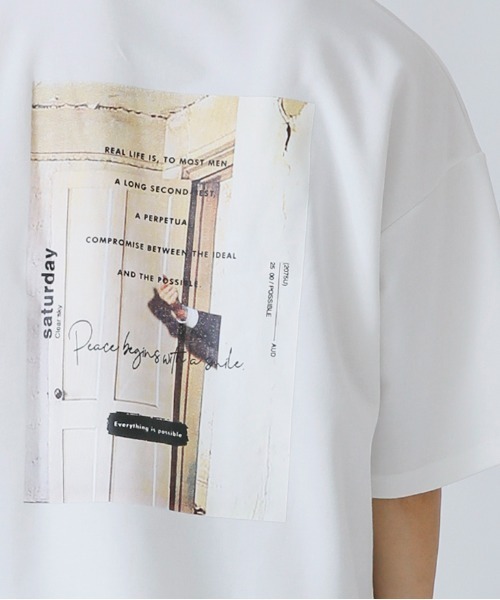 Beno(ビーノ)の「フォトプリントデザイン ワイドシルエット ジャージTシャツ(Tシャツ/カットソー・メンズ・オフホワイト/ホワイト系その他/ホワイト系その他2/ブラック/ブラック系その他/ブラック系その他2/グレイッシュベージュ/ライトグリーン/グレイッシュブルー・M/L/LL)」の20枚目の写真