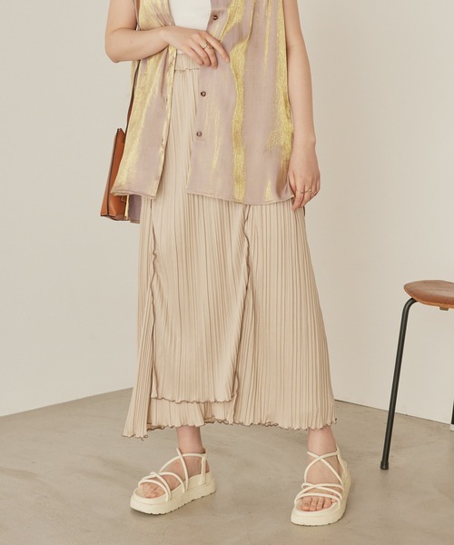 mikke（ミッケ）の「メロー配色パイピング アシンメトリープリーツスカート（スカート・レディース・ブラック/ベージュ/グリーン・FREE）」の2枚目の写真