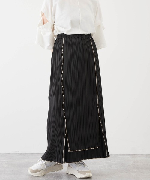 mikke（ミッケ）の「メロー配色パイピング アシンメトリープリーツスカート（スカート・レディース・ブラック/ベージュ/グリーン・FREE）」の4枚目の写真