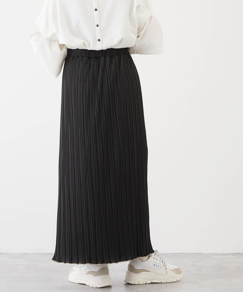 mikke（ミッケ）の「メロー配色パイピング アシンメトリープリーツスカート（スカート・レディース・ブラック/ベージュ/グリーン・FREE）」の7枚目の写真