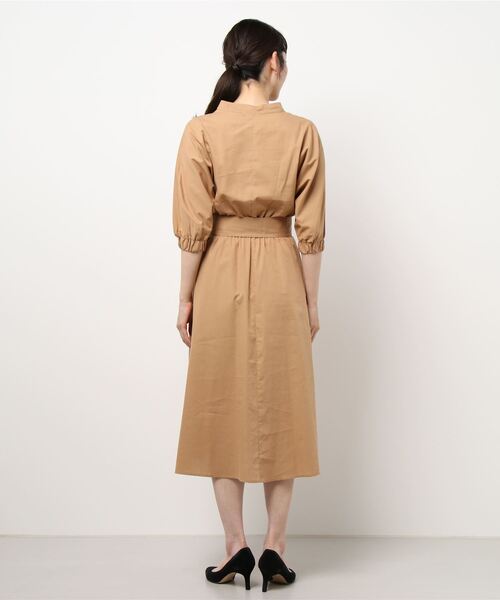 Q（キュー）の「ベルト付きギャザーワンピース（ワンピース・レディース・ブラック/ベージュ・MEDIUM）」の7枚目の写真