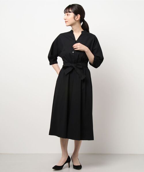 Q（キュー）の「ベルト付きギャザーワンピース（ワンピース・レディース・ブラック/ベージュ・MEDIUM）」の5枚目の写真