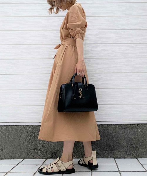 Q（キュー）の「ベルト付きギャザーワンピース（ワンピース・レディース・ブラック/ベージュ・MEDIUM）」の3枚目の写真