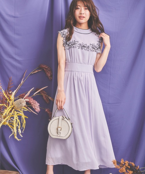 フランス発 Sandro 花刺繍で魅せる 大人の夏ワンピ b14129ck-01_1024x.jpg?v=1730442066