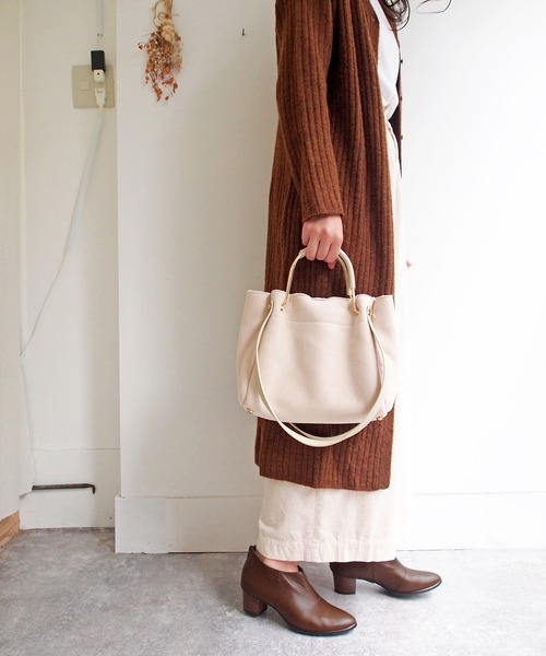 cava cava(サヴァサヴァ)の「【撥水・防滑】バックジップブーティ -3720411(パンプス・レディース・ブラック/グレイッシュベージュ/アイボリー/ダークブラウン・24.0cm/23.5cm/24.5cm/23.0cm/22.5cm)」の17枚目の写真