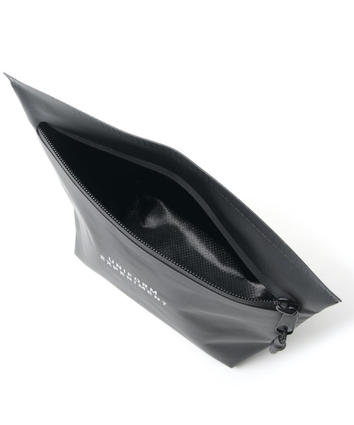 uniform experiment（ユニフォームエクスペリメント）の「WATER PROOF POUCH（ポーチ・メンズ・ブラック・FREE）」の2枚目の写真