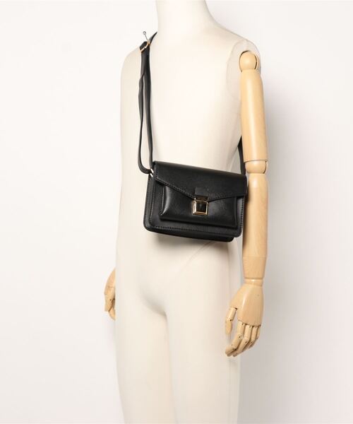 HONEYSUCKLE ROSE（ハニーサックルローズ）の「【HONEYSUCKLE ROSE】ＰＵフラップミニショルダーバッグ（ショルダーバッグ・レディース・ブラック/ライトベージュ・ONE SIZE）」の3枚目の写真