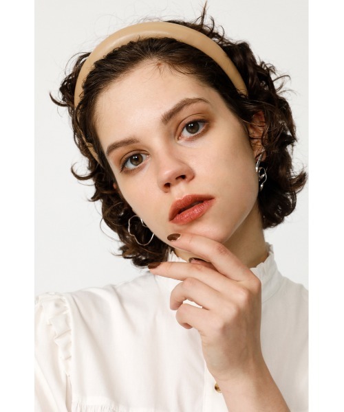 SLY(スライ)の「VEGAN LEATHER HEAD BAND ヴィーガンレザー カチューシャ(カチューシャ・レディース・ブラウン/ベージュ/ブラック・FREE)」の1枚目の写真