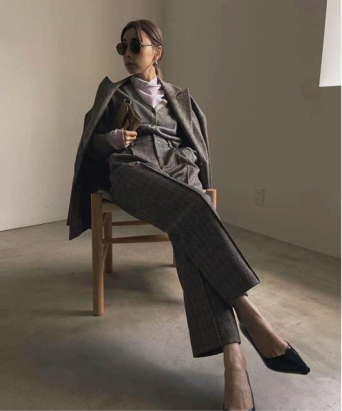 Ameri（アメリ）の「2WAY GLITTER JACQUARD CARDIGAN（カーディガン/ボレロ・レディース・ブラウン/ブラック/グレー・FREE）」の9枚目の写真