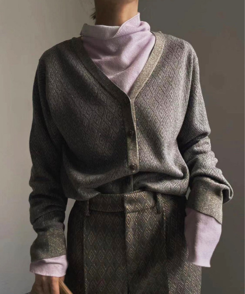 Ameri（アメリ）の「2WAY GLITTER JACQUARD CARDIGAN（カーディガン/ボレロ・レディース・ブラウン/ブラック/グレー・FREE）」の18枚目の写真