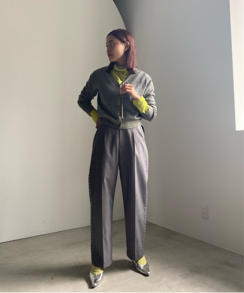 Ameri（アメリ）の「2WAY GLITTER JACQUARD CARDIGAN（カーディガン/ボレロ・レディース・ブラウン/ブラック/グレー・FREE）」の12枚目の写真