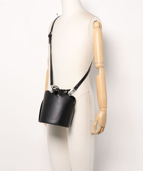 Settimissimo（セッティミッシモ）の「バケツ型巾着2WAYバッグ（ハンドバッグ・レディース・ブラック/ベージュ・FREE）」の6枚目の写真