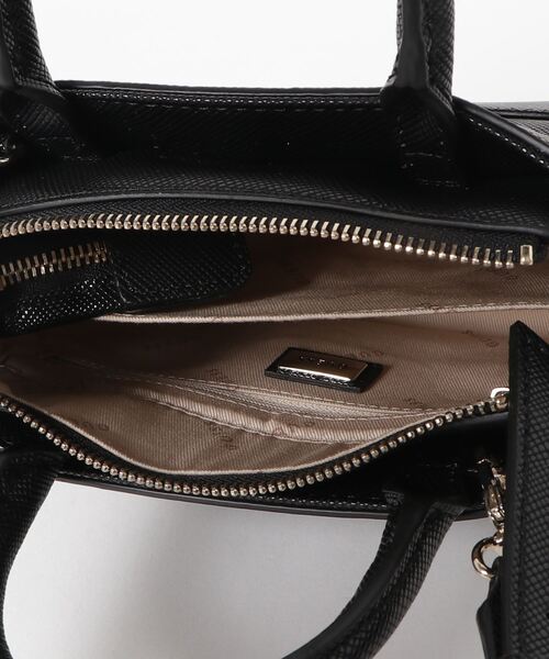 Guess(ゲス)の「CORDELIA Mini Satchel(ハンドバッグ・レディース・ブラック/バーガンディー/ベージュ/ピンク・ONE SIZE)」の15枚目の写真