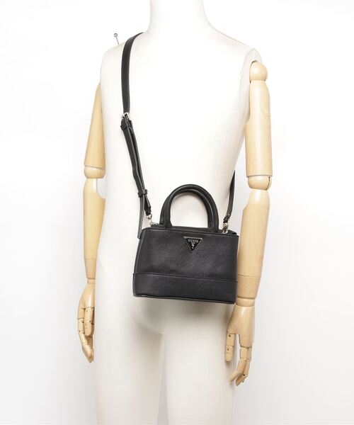 Guess(ゲス)の「CORDELIA Mini Satchel(ハンドバッグ・レディース・ブラック/バーガンディー/ベージュ/ピンク・ONE SIZE)」の16枚目の写真