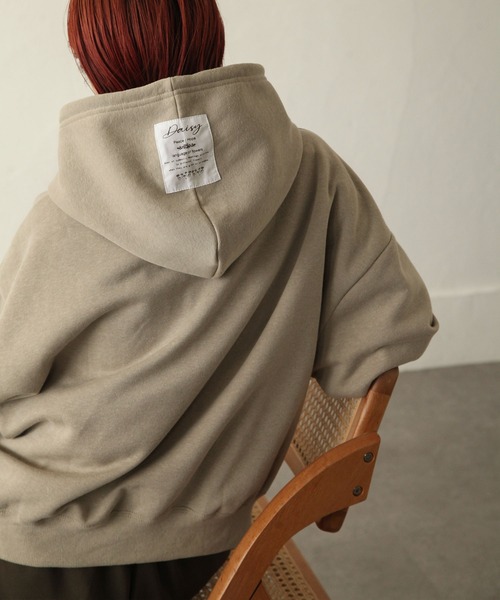 Chillfar（チルファー）の「裏起毛バックパッチワークパーカー（パーカー・レディース・チャコール/アイボリー/ブルー系/ブラウン/ブラック/カーキ/オートミール/ベージュ・MEDIUM/LARGE）」の5枚目の写真
